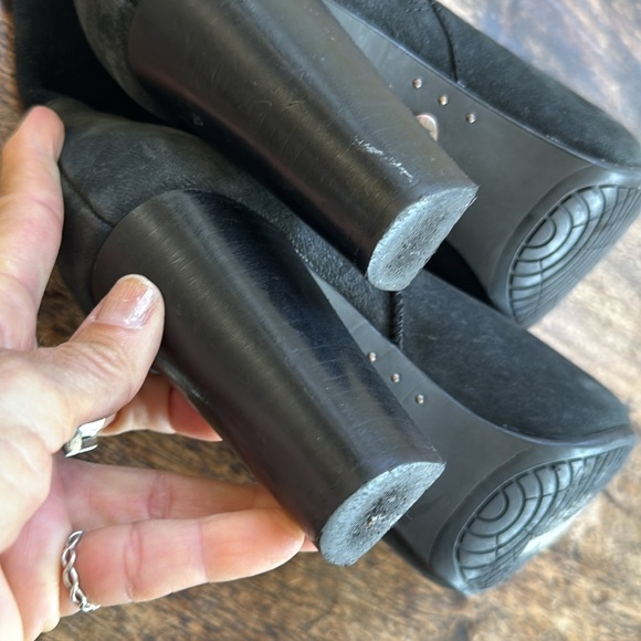 UGG Athena black suede Boots size 8 - Picture 10 of 14